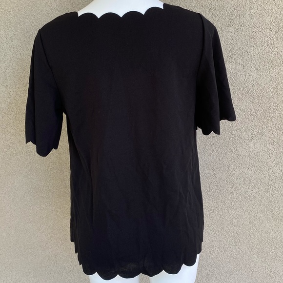 Black Scalloped Raw Edges Top - Picture 2 of 3